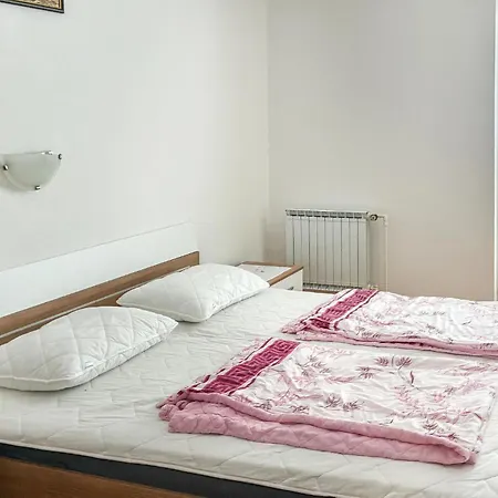 1 Bedroom Cozy In Rab Supdraga Apartment Supetarska Draga
