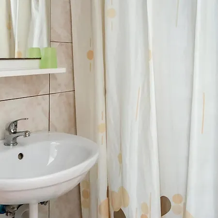 1 Bedroom Cozy In Rab Supdraga Apartment